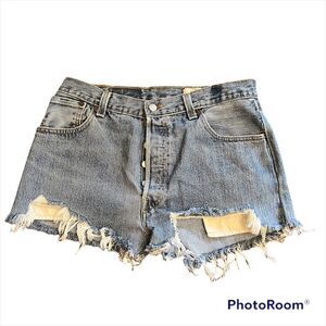 501 levis Button Fly Denim shorts Size 29